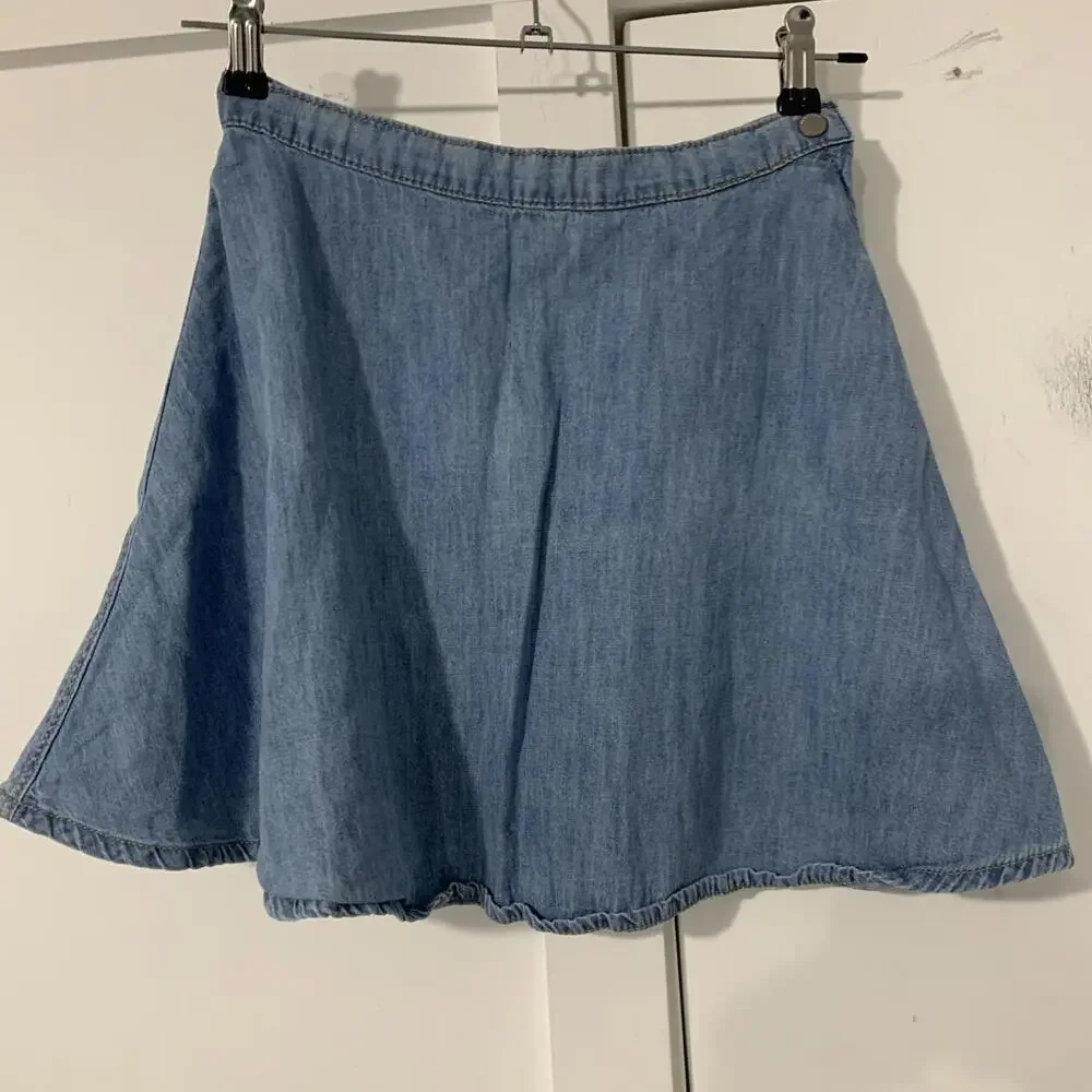 Garage‎ Womens Skirt Light Wash Denim Side Zip 16” Long  W26”Lightweight Jean XS